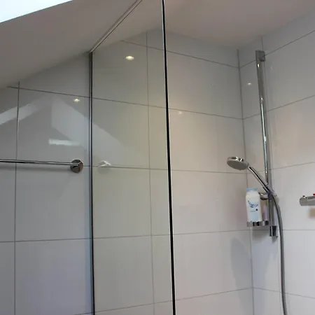 Completely Renovated Near The Train Station And The Center Διαμέρισμα *