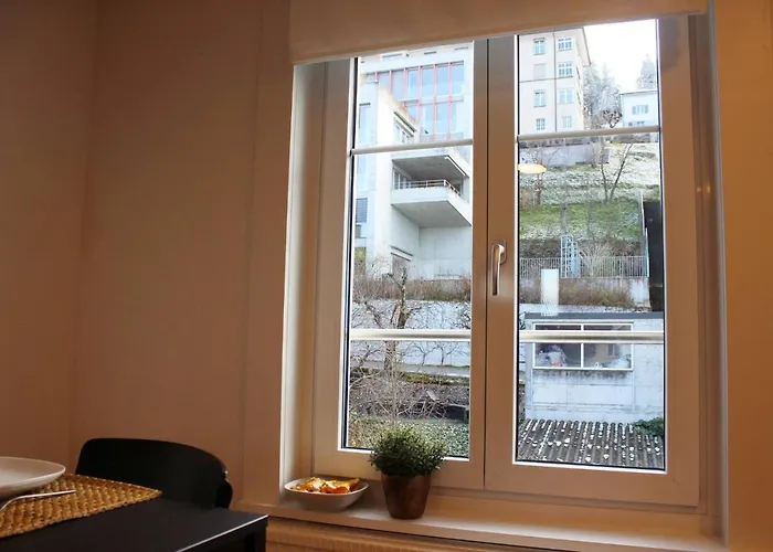 Completely Renovated Near The Train Station And The Center شقة