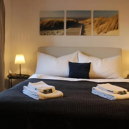 Completely Renovated Near The Train Station And The Center