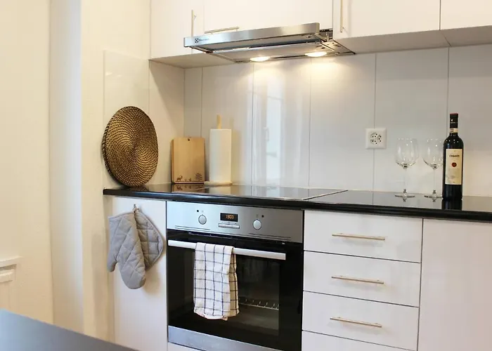 Completely Renovated Near The Train Station And The Center *